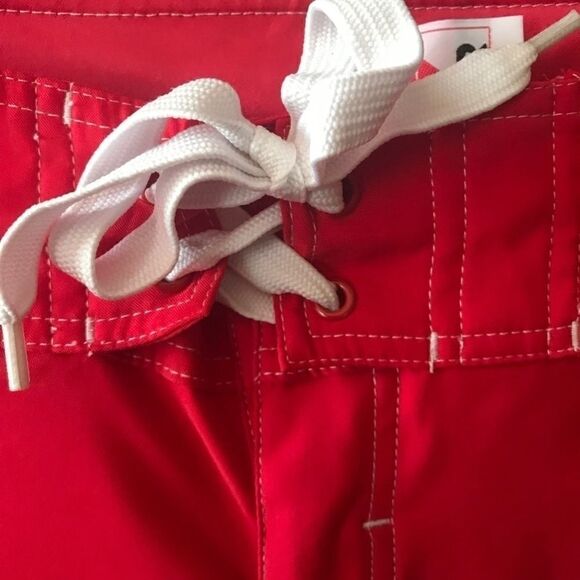 Red TYR Life Guard Board Shorts Size Large - Picture 2 of 4